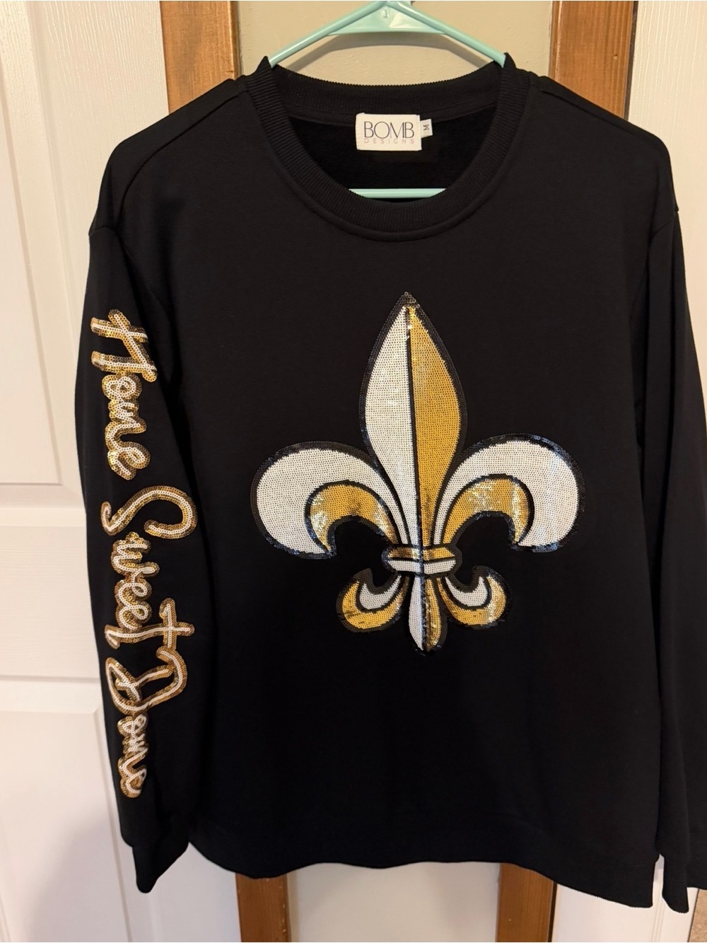 Women’s Bomb Design New Orleans Saints Black Fleur-de-Lis Sequin Sweatshirt